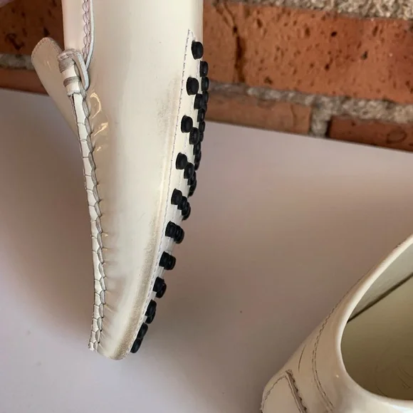 Tod’s Women’s Grommino Flat Driving Shoe Loafer Ivory Patent Leather 6 36 - Picture 9 of 13